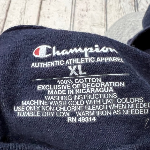 Villanova University Wildcats Champion NCAA College Basketball Tee Tshirt - Picture 4 of 4